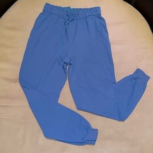 Stretch High-rise Full Length Lululemon Joggers. Size 6. Perfect condition.